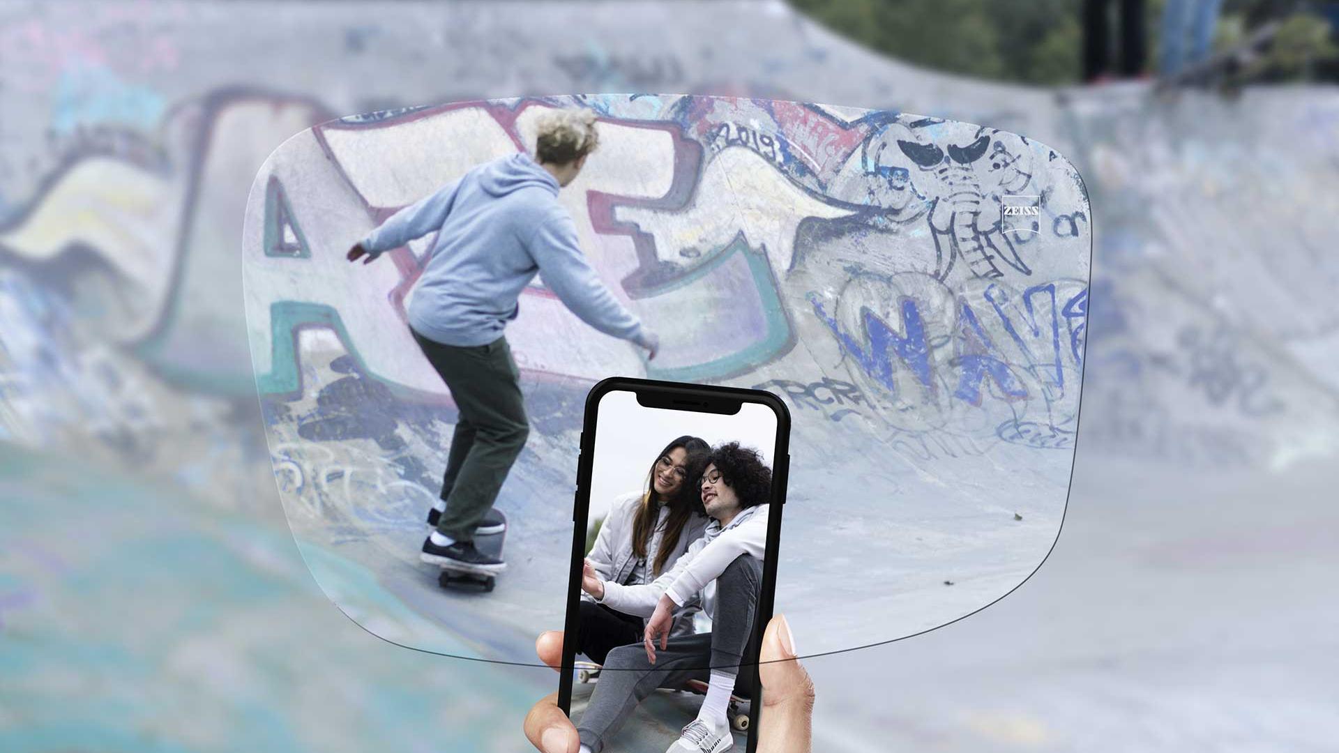 Beeld van een skatepark door ZEISS enkelvoudige SmartLife Individual brillenglazen. 