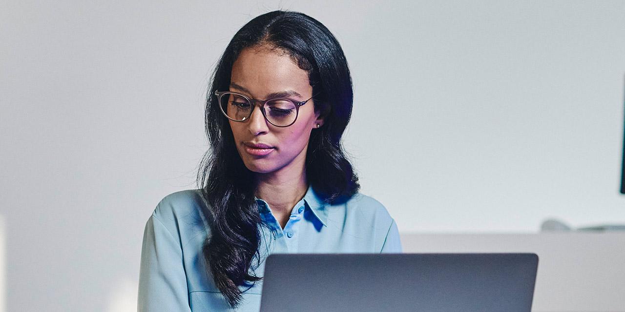 Lunettes pour ordinateur : Protégez vos yeux pendant le travail