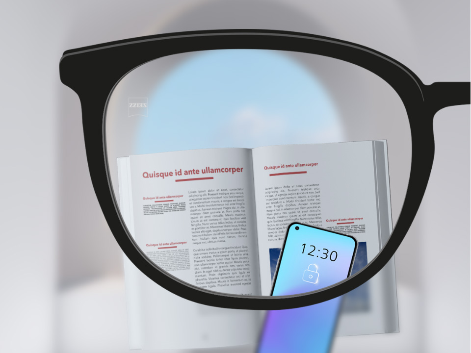 Een point of view-afbeelding met ZEISS unifocale SmartLife brillenglazen met een smartphone en boek en een volledig helder brillenglas.